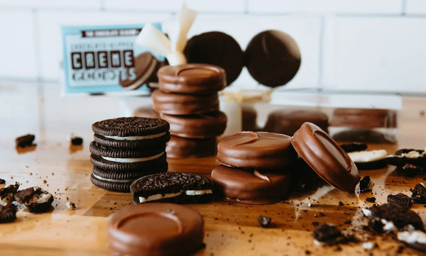 Valrhona Milk Chocolate Dipped Oreos - The Chocolate Season